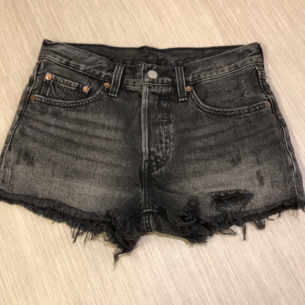 Levi's faded black jean shorts 501 26